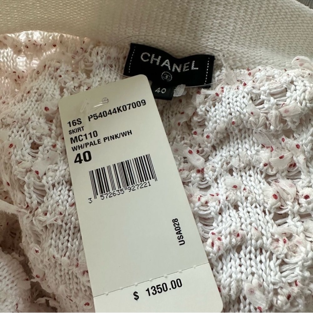 Chanel NWT Authentic Bloomingdale's Cream Skirt Sz 40  cream w red tiny dots